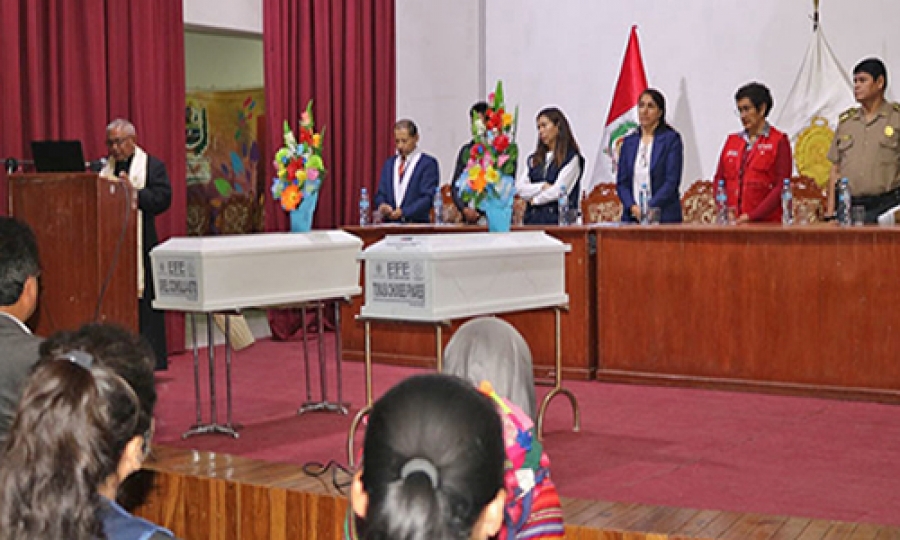 RESTOS ÓSEOS DE DOS COMUNEROS ASESINADOS POR MILITARES SE ENTREGARON A SUS FAMILIARES