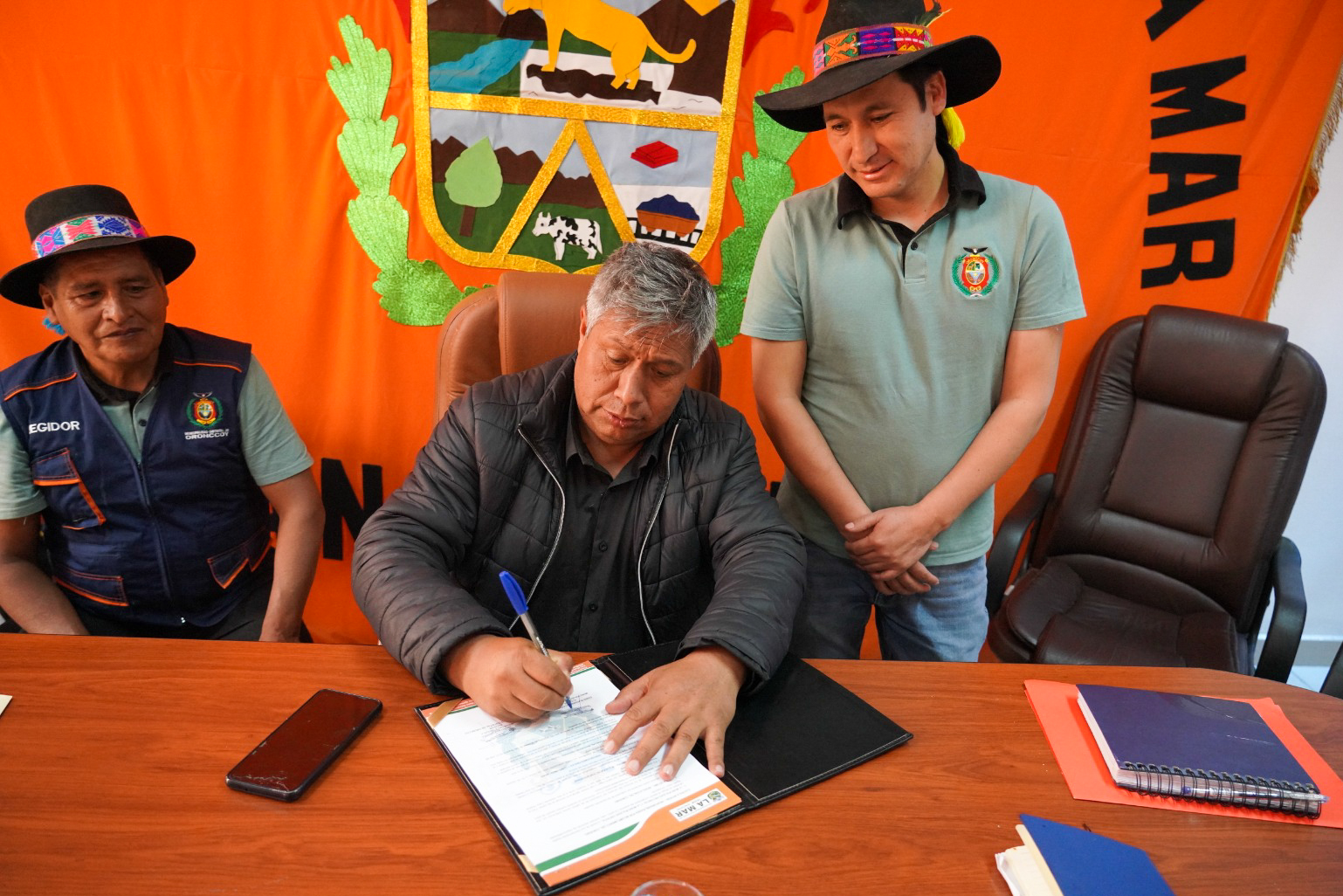 MUNICIPALIDAD DE ORONCCOY FIRMA CONVENIO PARA EJECUCIÓN DE CARRETERA